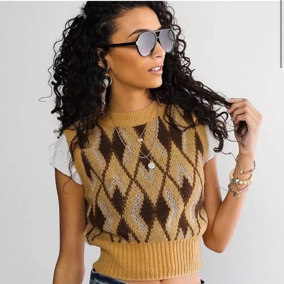 Brown and Tan Argyle Knit Sweater Vest • Size: XL - Picture 1 of 14